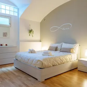 https://centro-storico-duomo-a-5-minuti-m1-wifi-netflix.it-lombardy.com