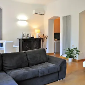 https://flat-81.hotelitalianriviera.com
